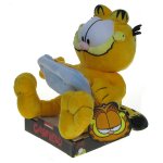 Garfield: maskotka kot Garfield siedzący z lazanią 23/30cm (20261)