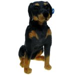 Maskotka Pies rottweiler siedzący 56cm (30221)