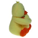 Puchate zwierzaki przytulaki: Maskotka Mama Kaczka z dzieckiem kaczątkiem: zestaw Kaczuszki (93949)